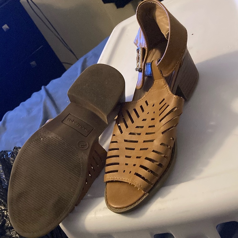 Like new kids size 2 sandals.